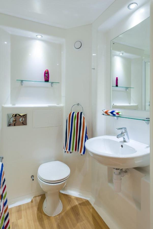 Zeni Ensuite In * Exeter